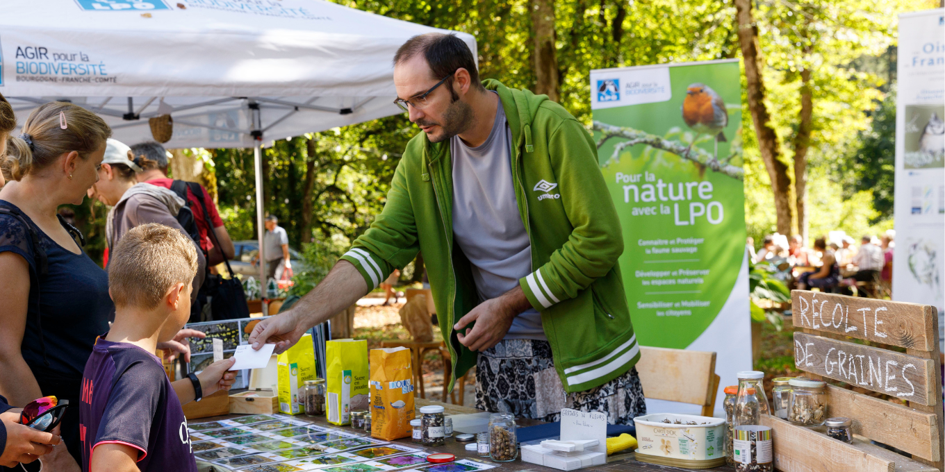 Rejoignez nos bénévoles pour tenir un stand LPO à l'occasion de divers évènements !